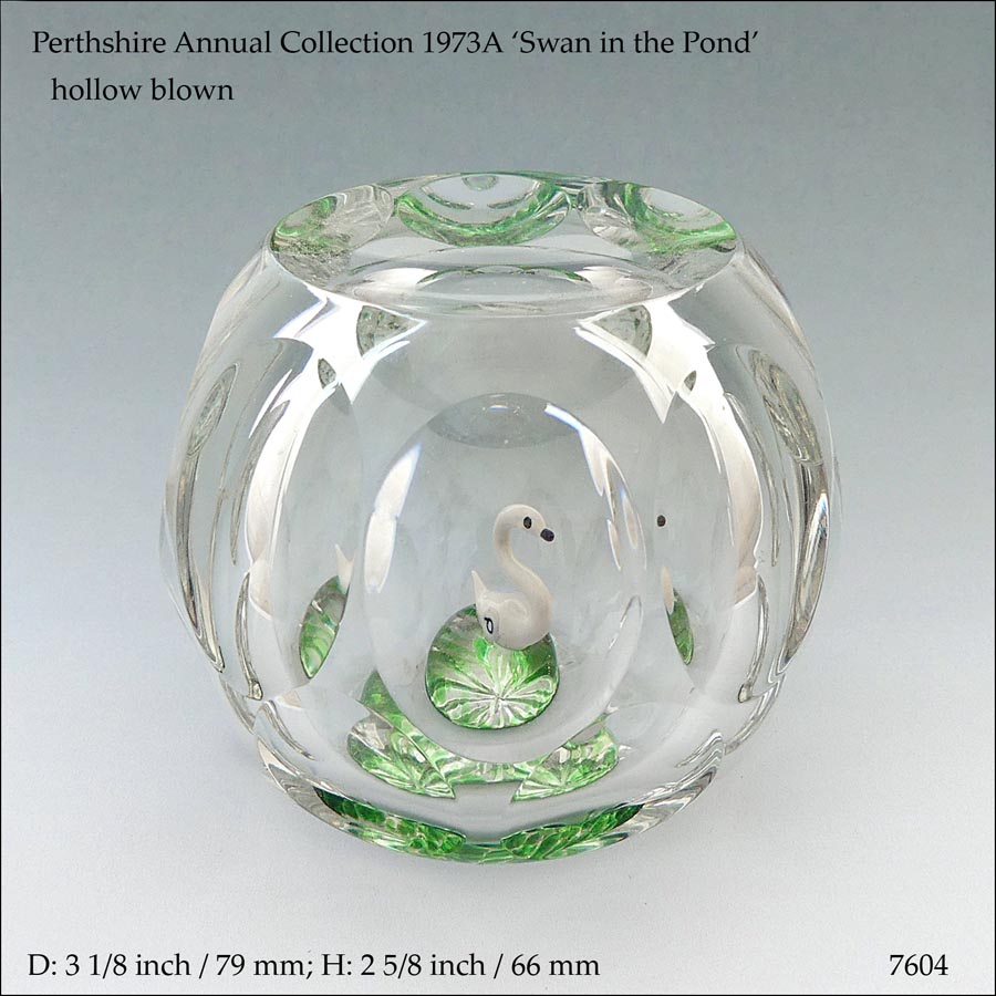 Perthshire 1973A Swan paperweight (ref. 7604)